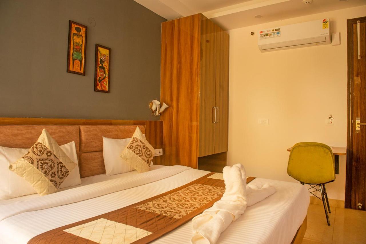 Posh Residency Huda City Center Gurgaon Esterno foto