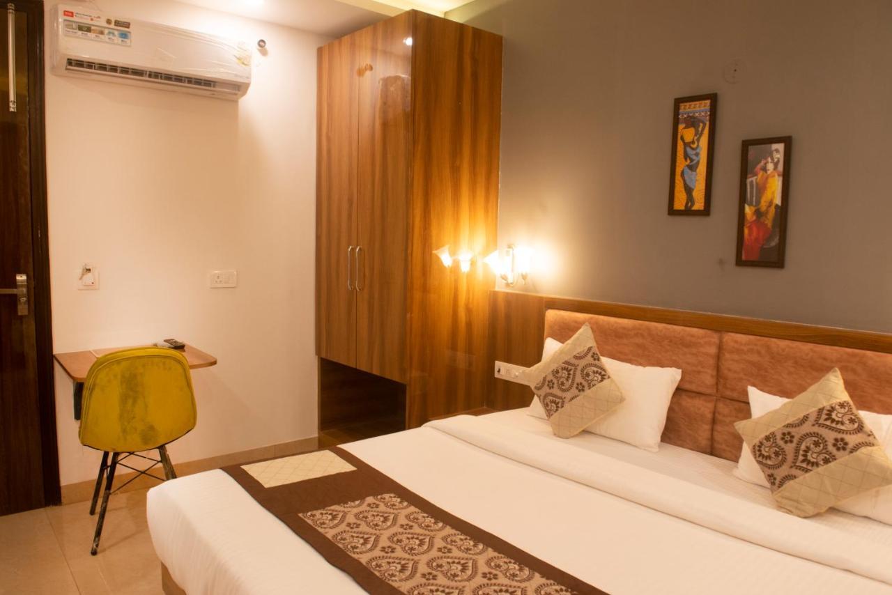 Posh Residency Huda City Center Gurgaon Esterno foto