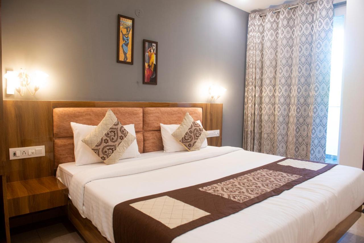 Posh Residency Huda City Center Gurgaon Esterno foto