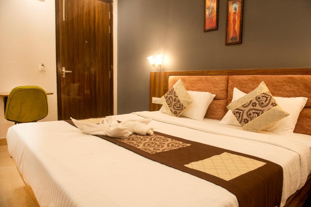 Posh Residency Huda City Center Gurgaon Esterno foto