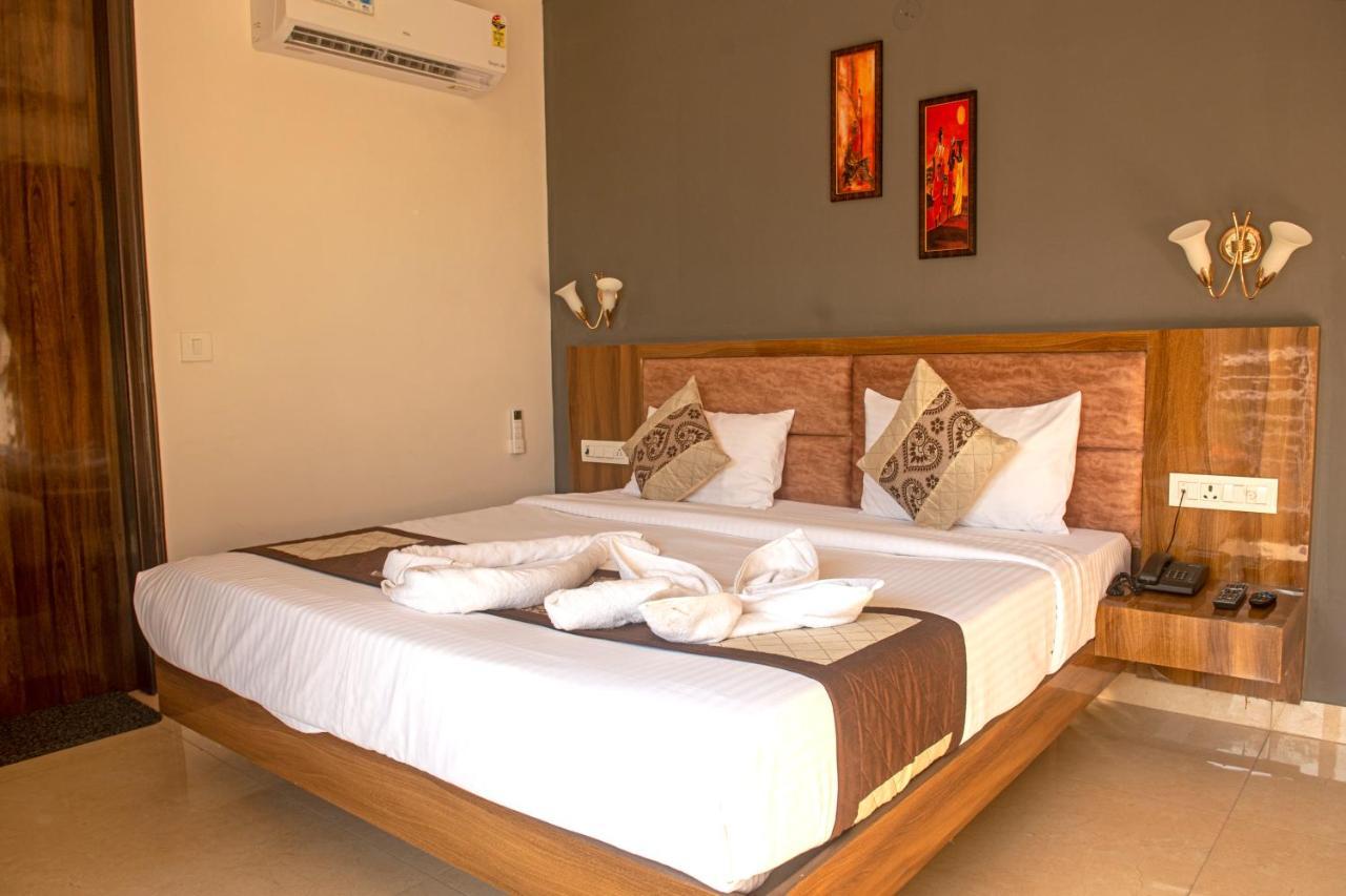 Posh Residency Huda City Center Gurgaon Esterno foto